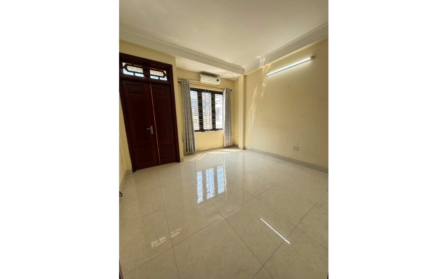 Cho thuê nhà nguyên căn phố Lương khánh Thiện, 45m x5 Tầng 5 ngủ, 15 Triệu